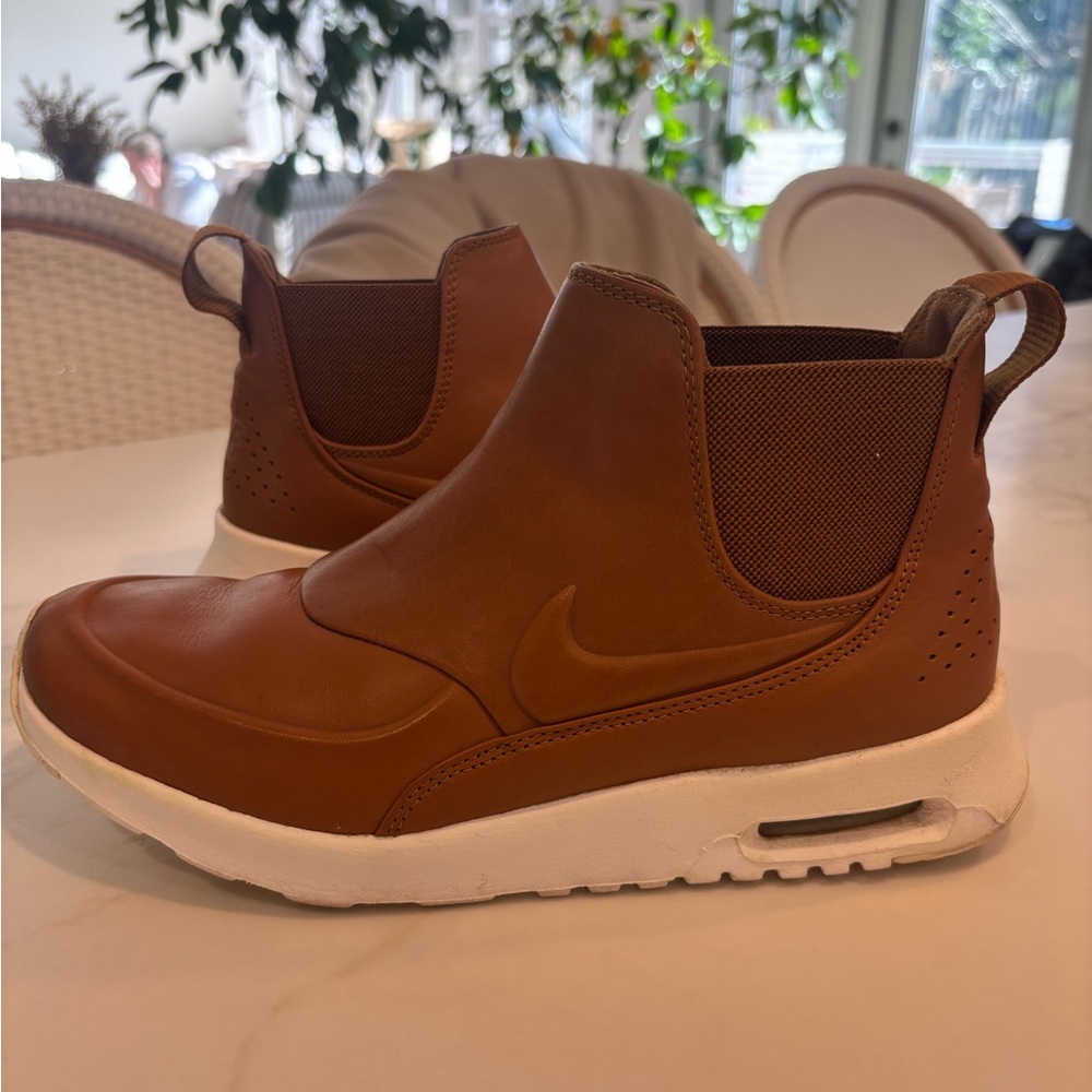 Nike Air Max Thea Mid Womens Chelsea Sneaker Boots Ale Size 8.5